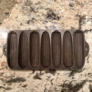 Krusty Korn Kobs Jr. 1319 Cast Iron Cornbread Pan